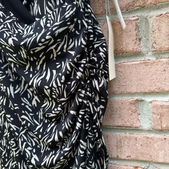 Elegant Black and Cream Patterned Dress - Picture 7 of 10